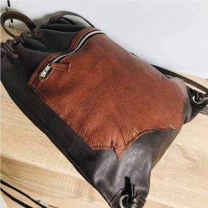 Leder Rucksack für Herren und Damen Gym Bag einfach. Mit Lederriemen. Lederbeutel mit Zug und Fächer handgefertigt. Minimalistischer Rucksack aus Leder. Unisex Rucksack für Uni Reisen Radfahren Sport.