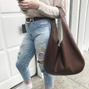 Damen Hobo bag leder braun matt. Grosse Schultertasche aus Büffelleder. Henkeltasche. Handgefertigte Ledertasche minimalistisch. Geschenkidee für Frauen.