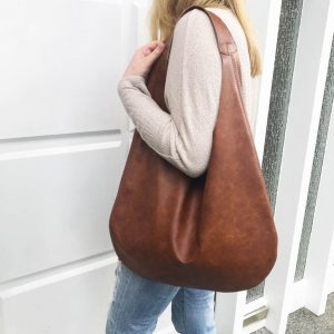 Vintage Ledertasche cognac grosse Hobo Bag. Schultertasche Hobo Bag. Geschenk für Frau.