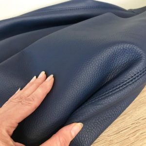 Ledertasche blau dunkelblau genarbt, weiches dickes Leder.